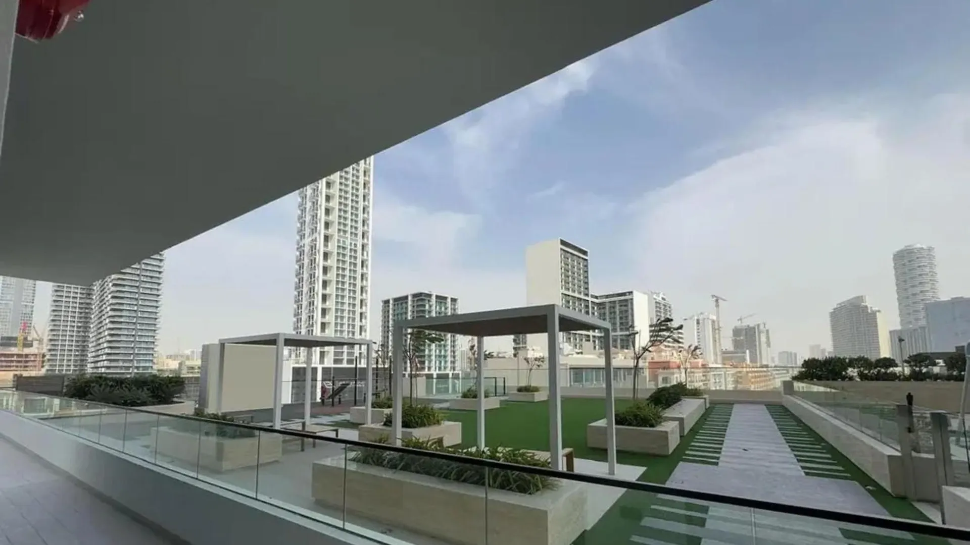 Contemporary Bliss - 1Bdr Haven In Binghatti Onyx Dubai United Arab Emirates