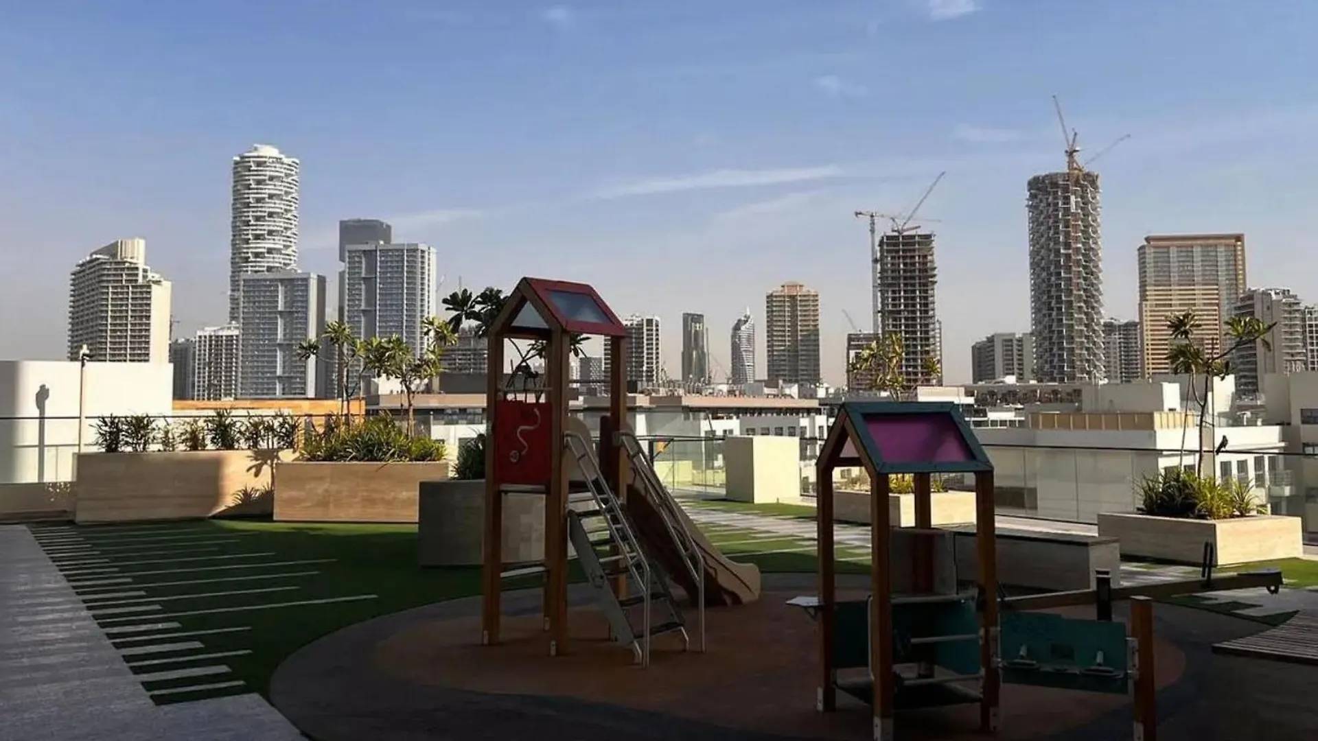 Contemporary Bliss - 1Bdr Haven In Binghatti Onyx Dubai Apartment