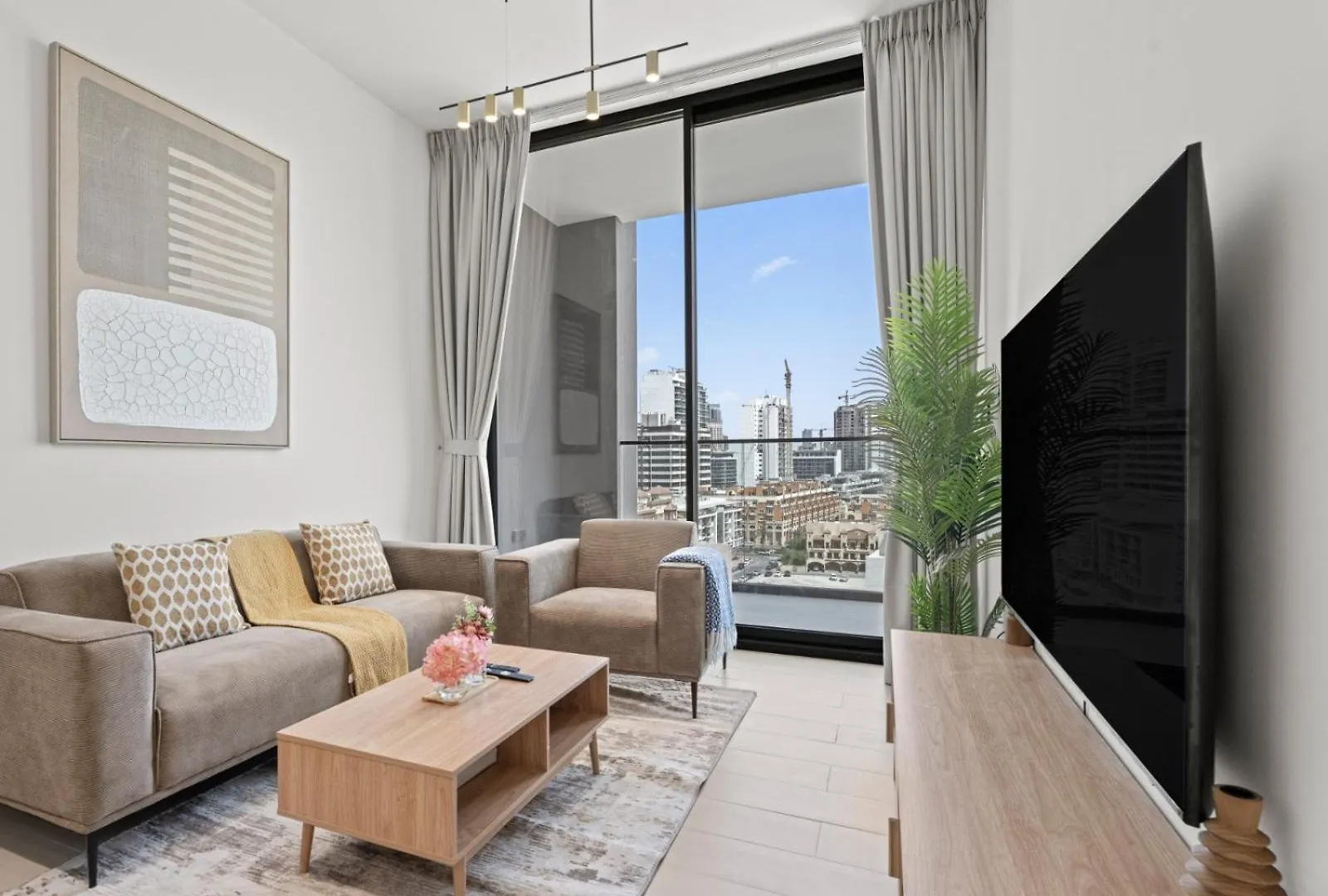 Contemporary Bliss - 1Bdr Haven In Binghatti Onyx Dubai